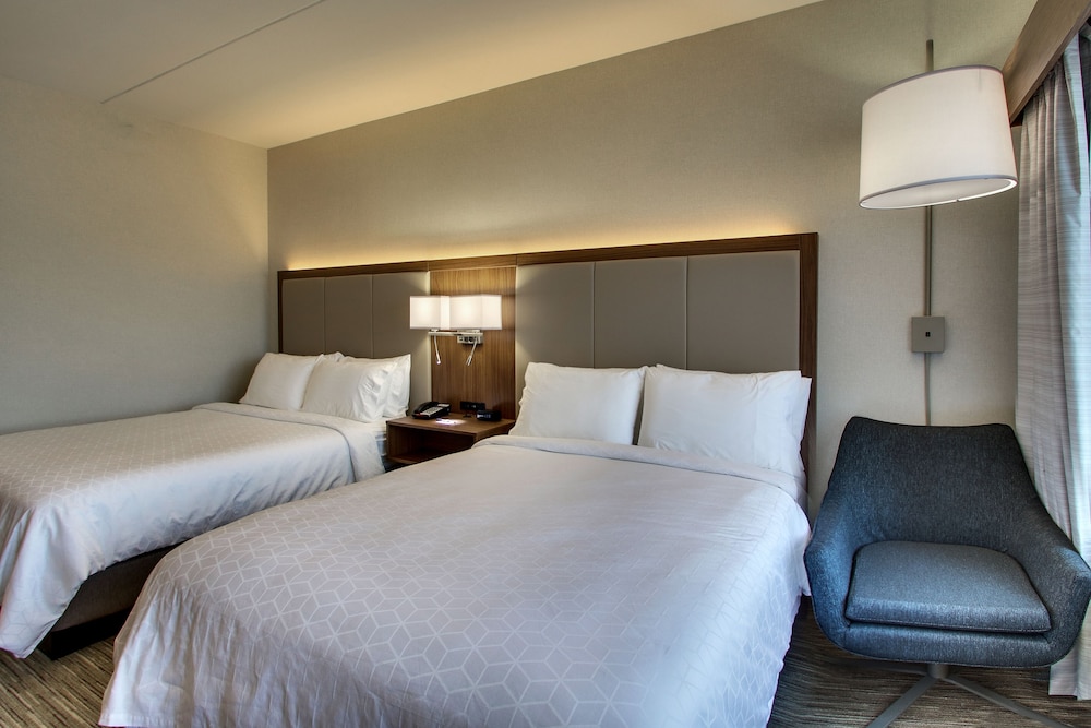 Holiday Inn Express & Suites Findlay North by IHG - photo 13