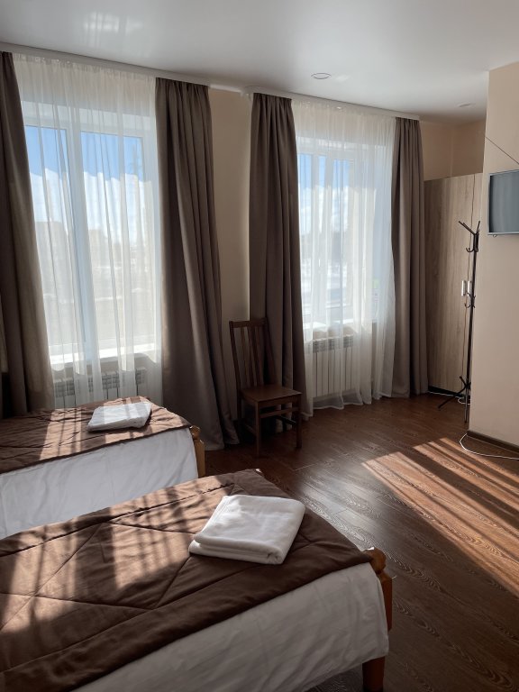 Zirkon Hotel — Kartaly