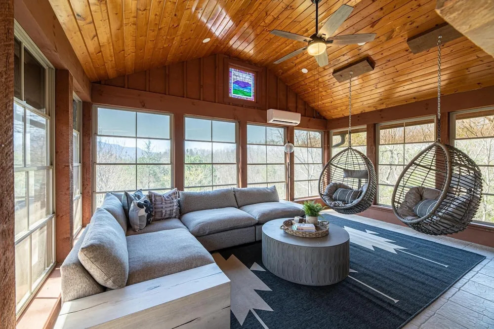 Luxury Views Hottub Theater GameRoom Private Wood Fireplace in Gatlinburg, United States