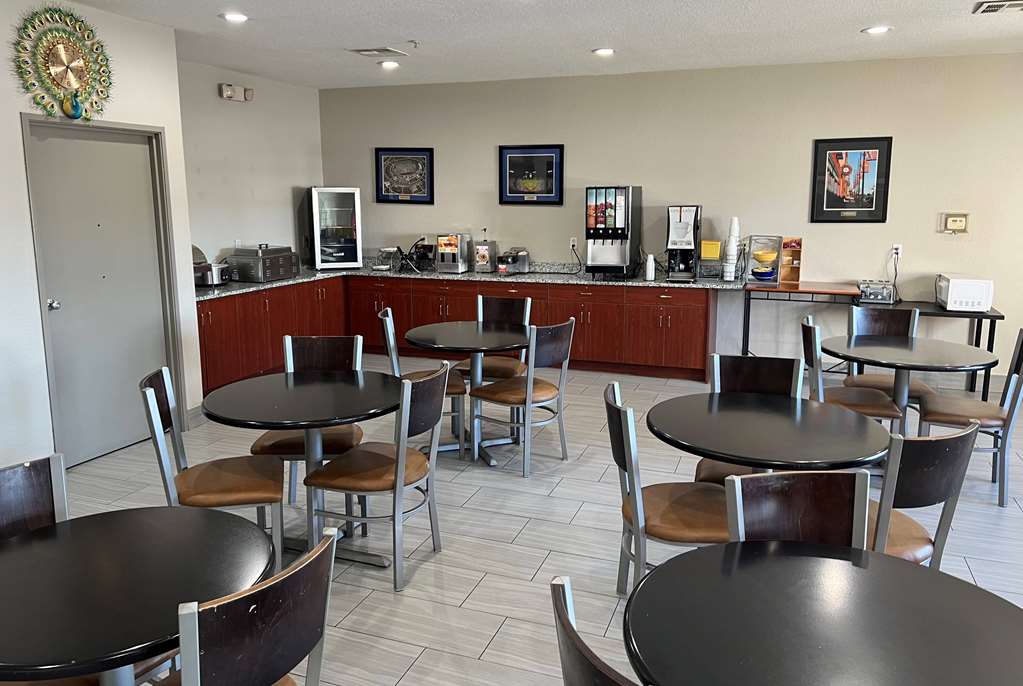 Days Inn by Wyndham near Kansas Speedway - photo 26