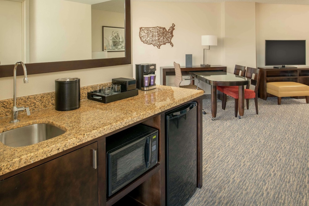 Embassy Suites by Hilton Seattle Tacoma International Airport - photo 28