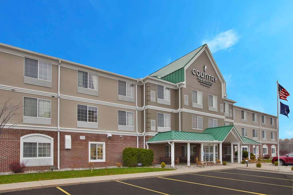 Country Inn & Suites by Radisson Big Rapids MI - photo 4