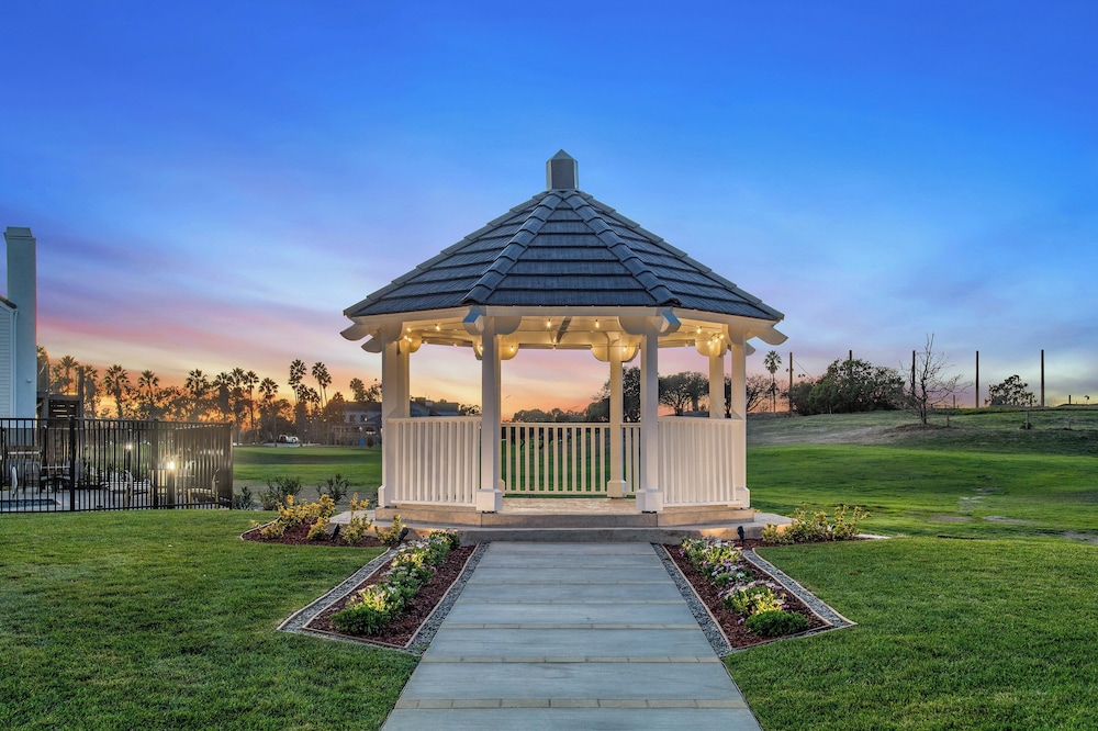 Staybridge Suites Oxnard River Ridge by IHG - photo 76