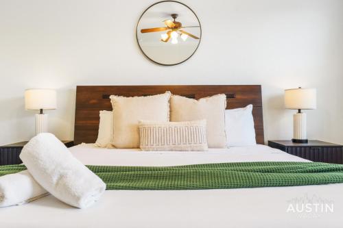 Perfect Central Location w Free Prkg and Cozy Beds — Austin — photo 3