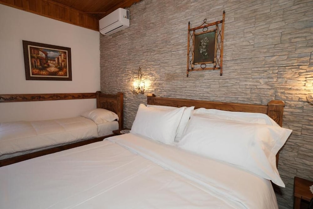 City Street Hotel — Gjirokaster — photo 2