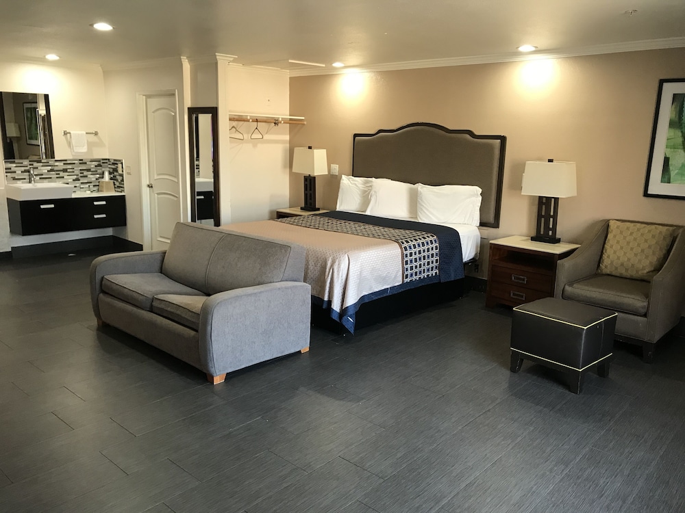 Economy Inn Lax - photo 5