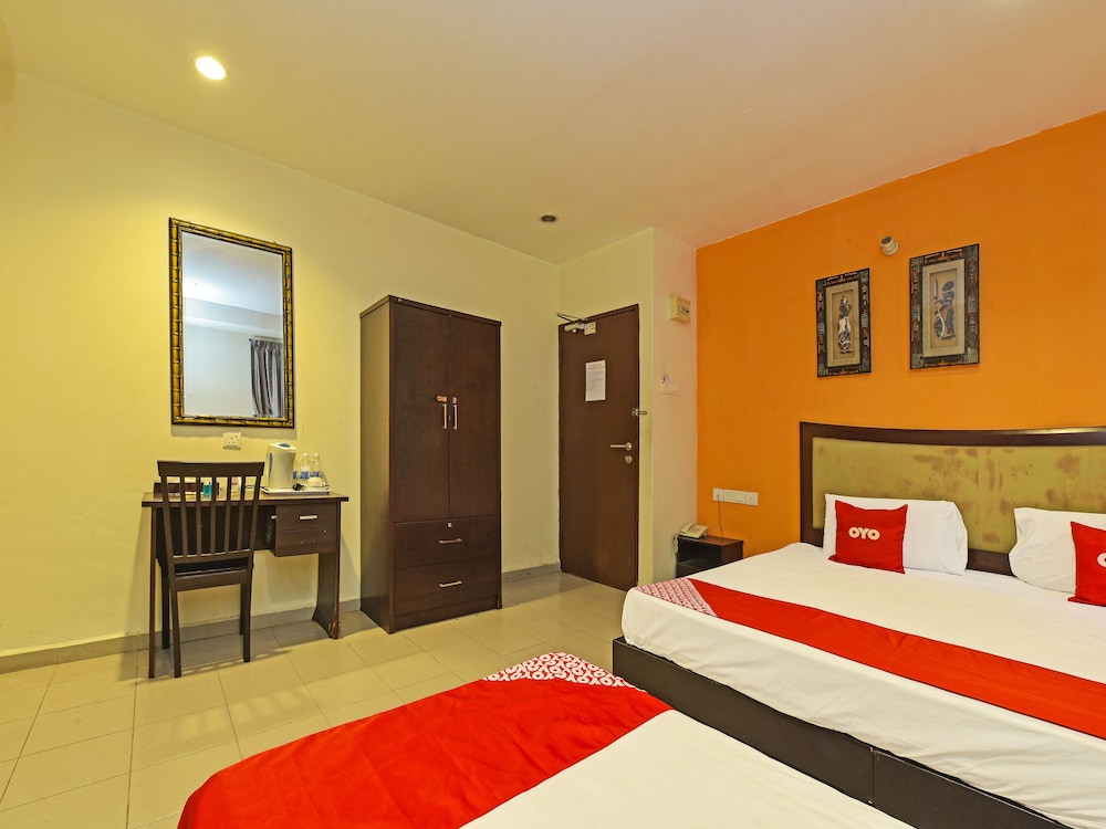 OYO 90510 Hotel Sahara — hotel near Seletar Airport