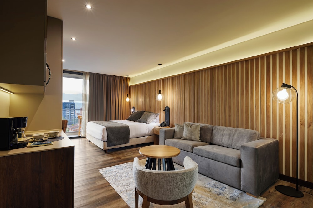 Blues Suites Medellin — 4-Star Luxury Hotel in Medellin, Colombia