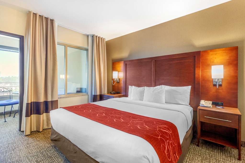 Comfort Suites Glendale State Farm Stadium Area - photo 17