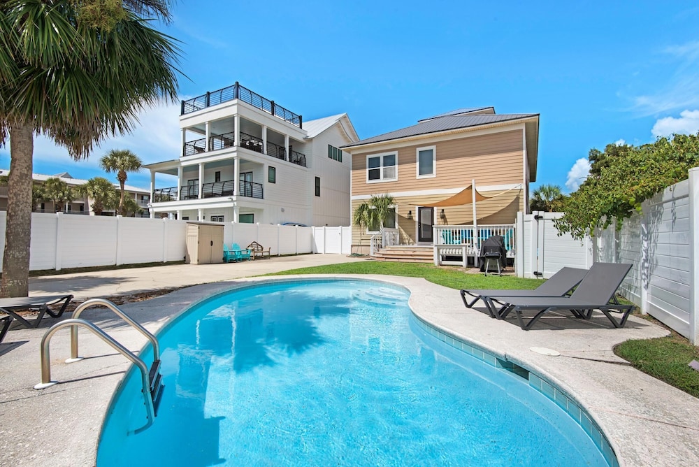 Stella di Mare - carbon neutral hotel in Destin