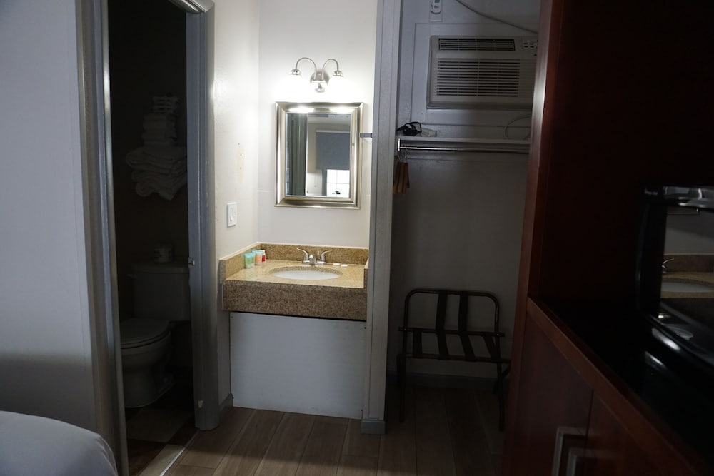 Harvest Drive Family Inn - photo 29