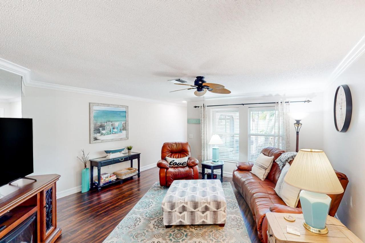 Piscina Pardiso in Venice, United States