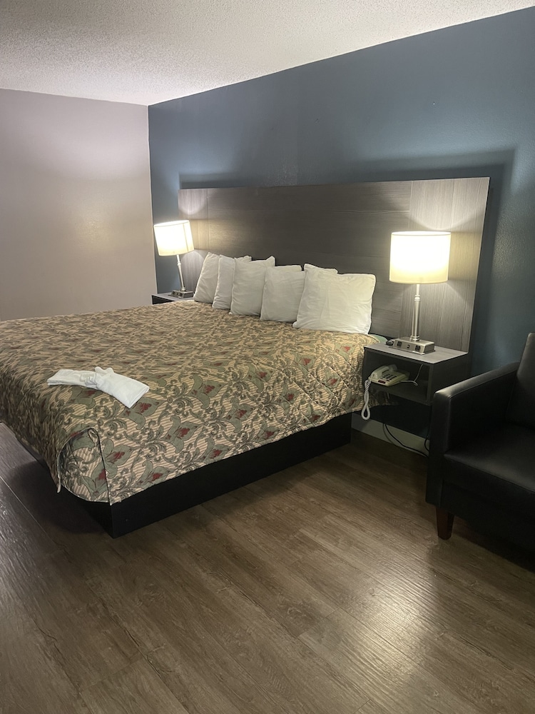 Blue Spring Inn Orange City - photo 8