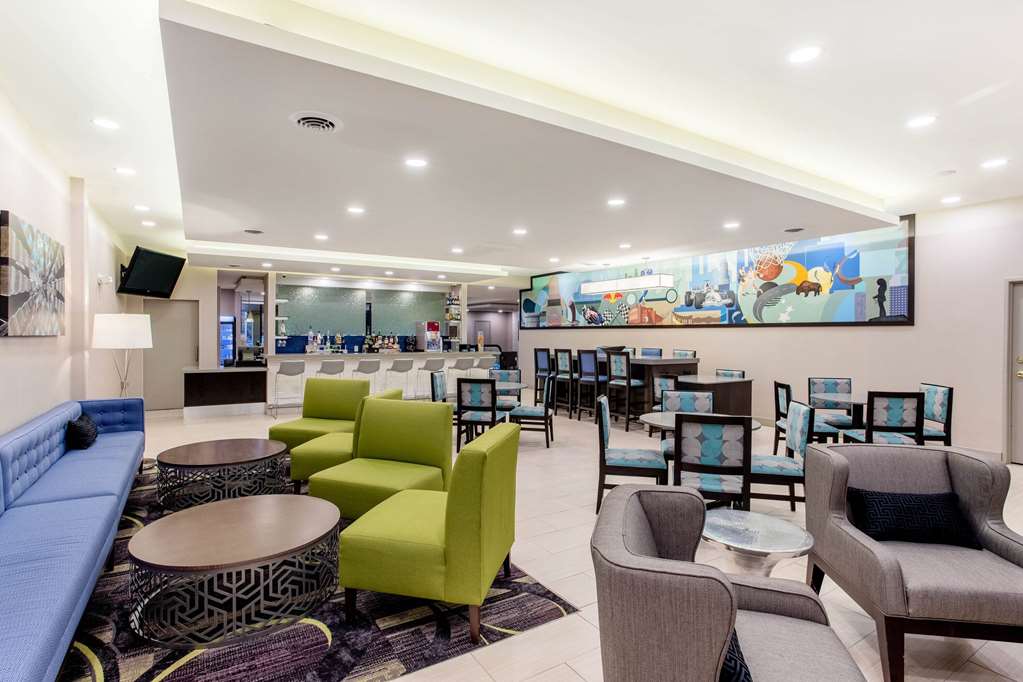 La Quinta Inn & Suites by Wyndham Indianapolis South - photo 28