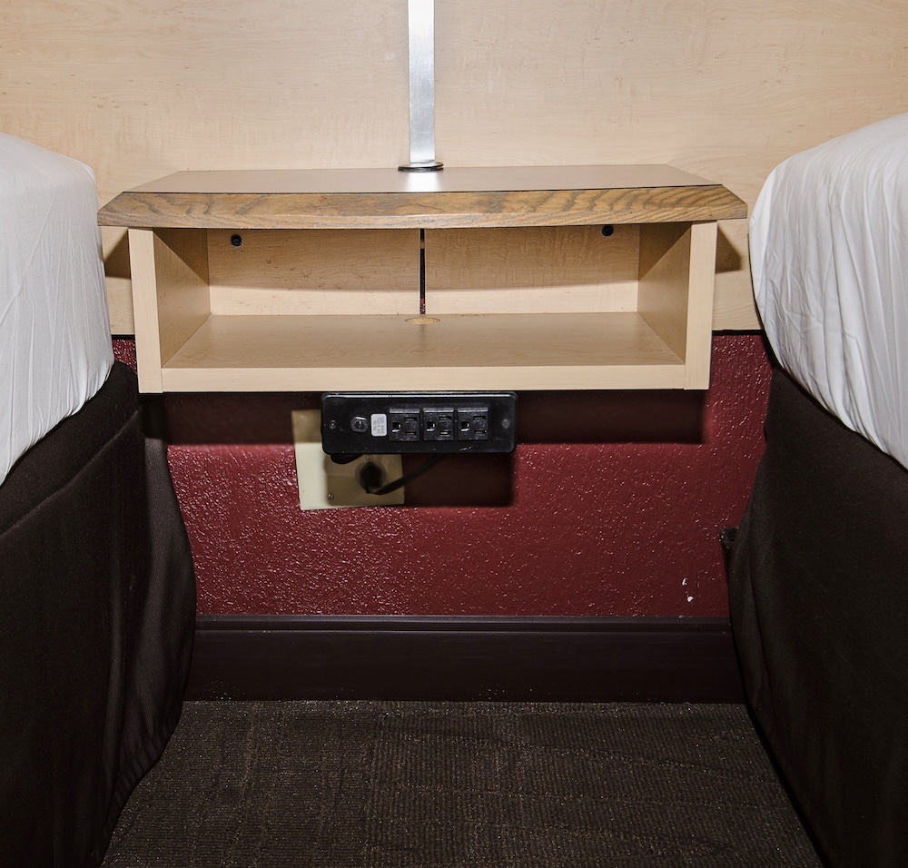 Red Roof Inn Philadelphia Oxford Valley - photo 15