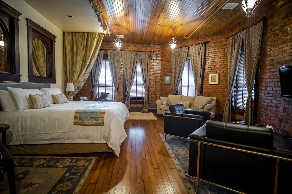 The Hackett Hotel in Marietta, United States