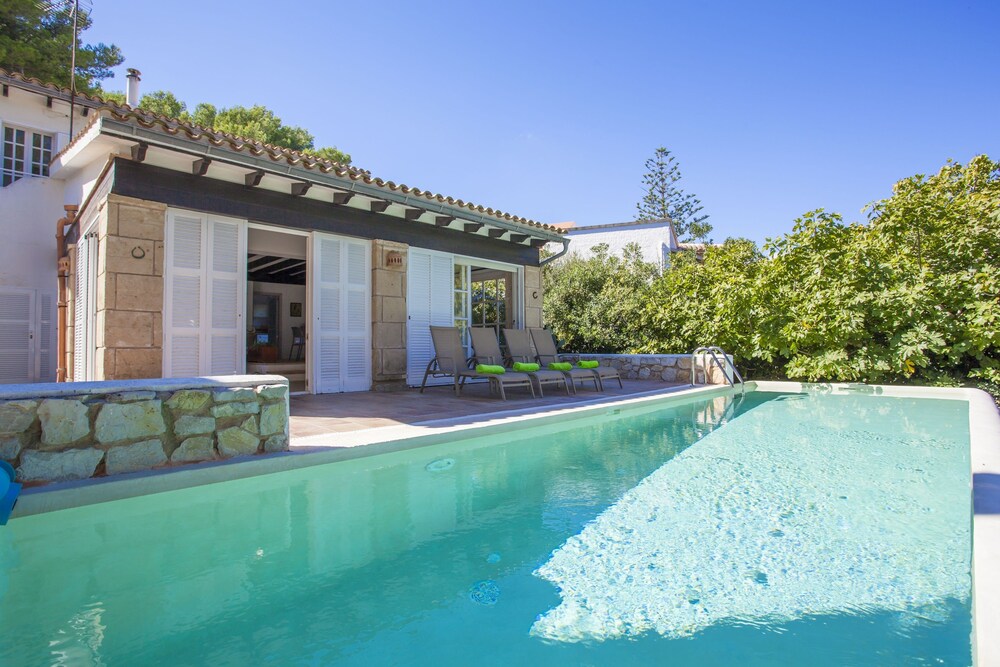 Villa Cala Padri — 4-Star Luxury Hotel in Capdepera, Spain