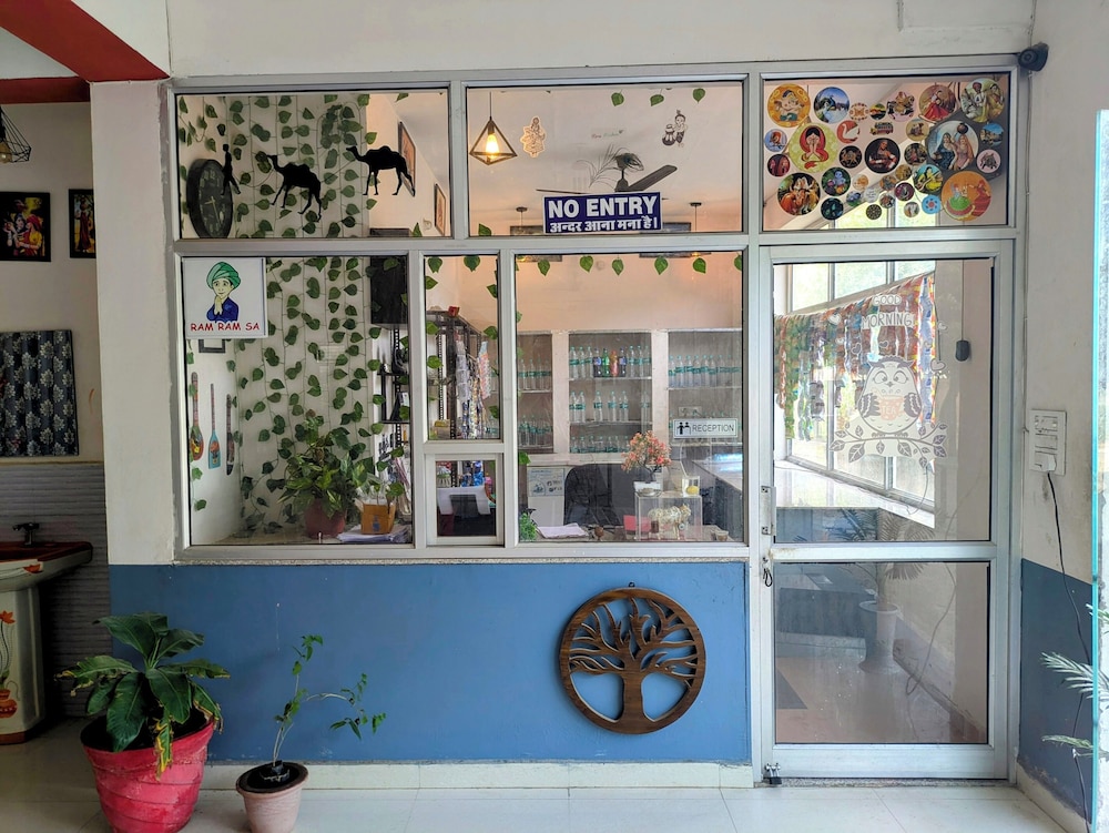 Hare Krishna Hotel & Restaurant - last minute hotel in Phulera