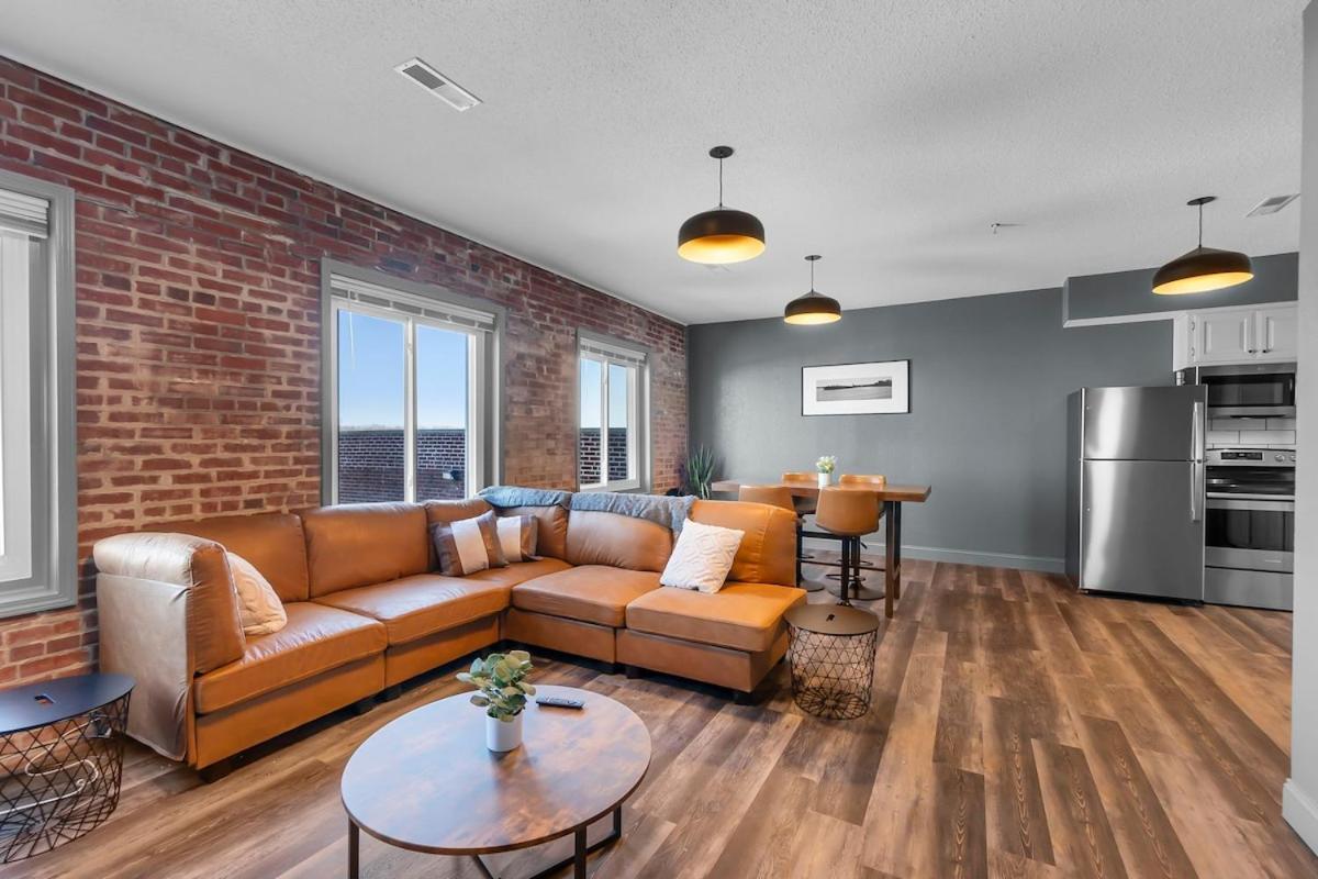 Downtown Cape 2 Bdrm 2 Bath Apt Cozy And Walkable 21535703 — Cape Girardeau
