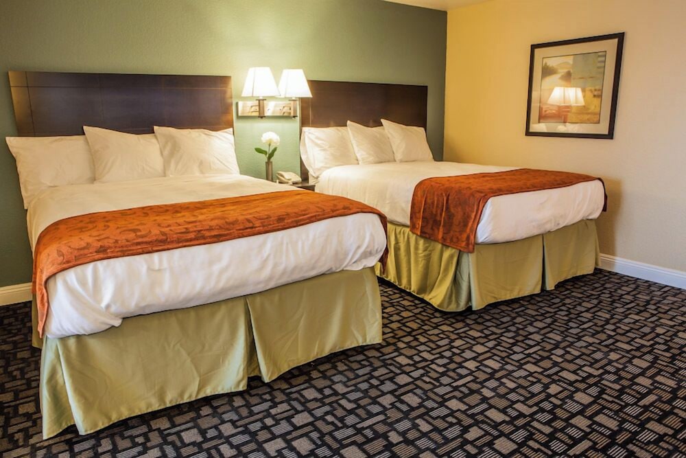 Marinwood Inn & Suites - photo 18