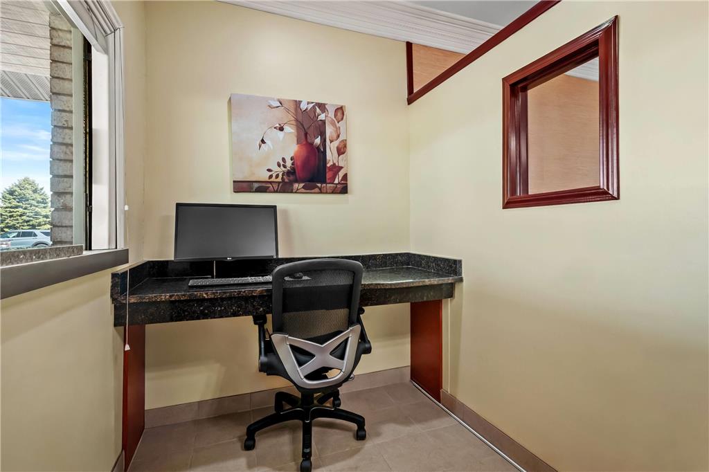 Days Inn by Wyndham Whitmore Lake Ann Arbor Brighton - photo 36