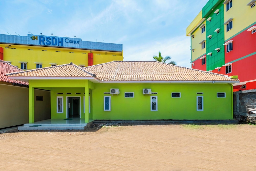 Spot On 2859 Fatan Costel in Sukabumi, Indonesia