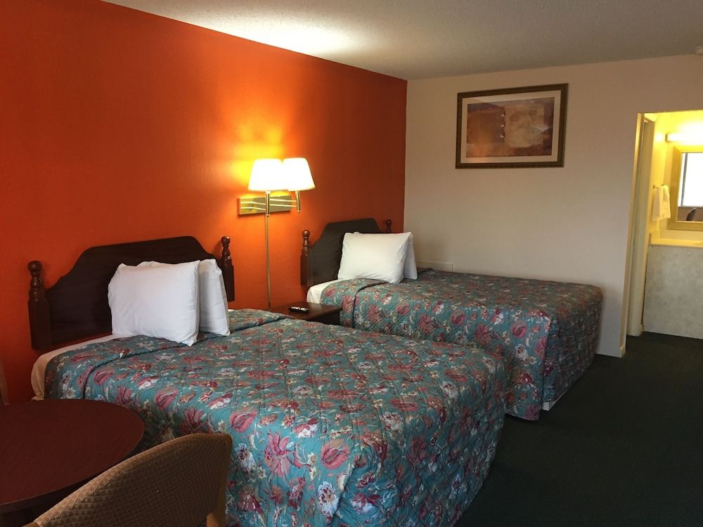 Economy Inn - carbon neutral hotel in Saint James