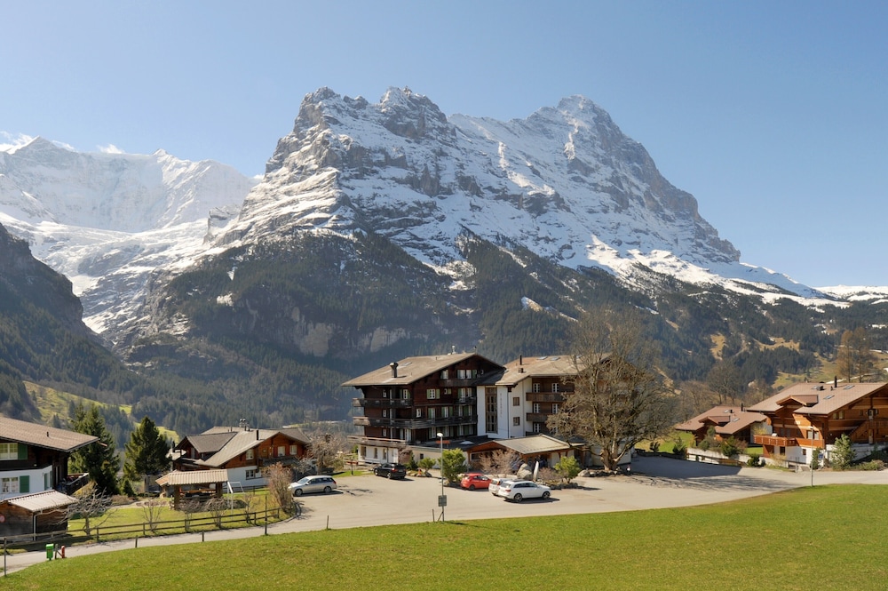 Apartments Kirchbühl — 4-Star Luxury Hotel in Grindelwald, Switzerland
