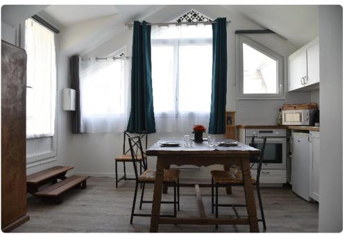 STUDIO entrée de plage parking gratuit in Ouistreham, France