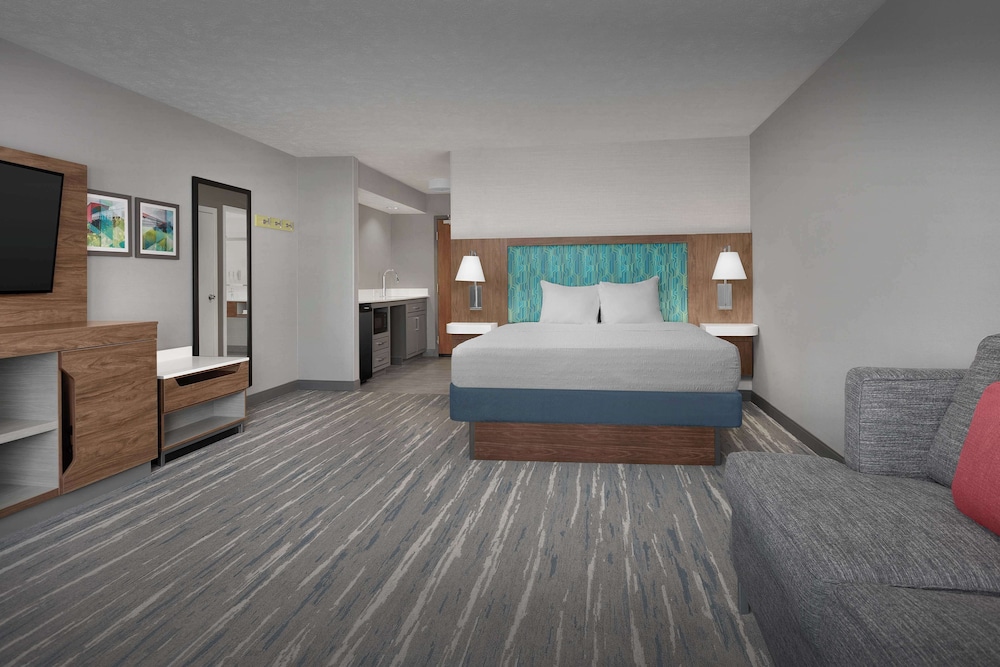 Hampton Inn Waterloo Cedar Valley - photo 26