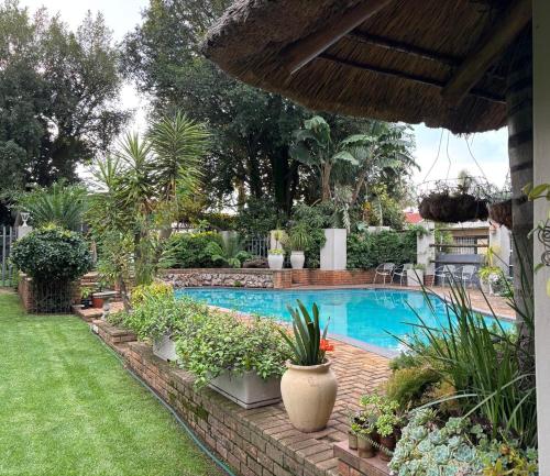 Ben & Bern House — 4-Star Luxury Hotel in Krugersdorp, South Africa