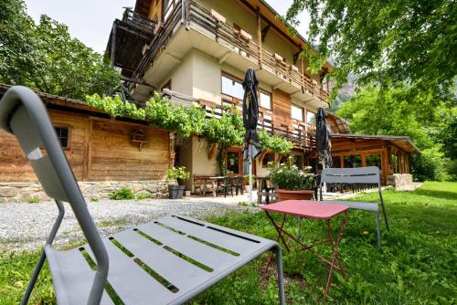 Hotel Restaurant Gites Les 5 Saisons in Briancon, France