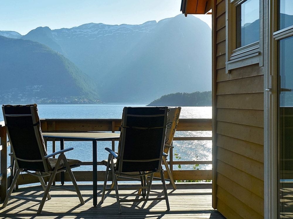 6 person holiday home in Leikanger — 4-Star Luxury Hotel in Sogndal, Norway
