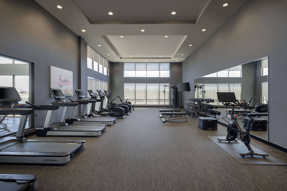 Embassy Suites by Hilton Bowling Green - photo 32