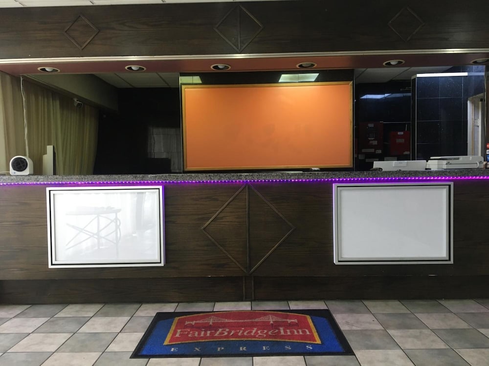 FairBridge Inn Express Melrose Park - photo 4