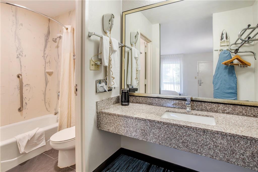 Quality Inn Mount Airy Mayberry - photo 9