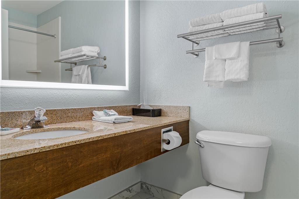 Best Western Lakewinds - photo 9