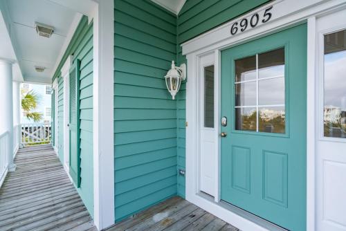 Emerald Breeze by Oak Island Accommodations - photo 17