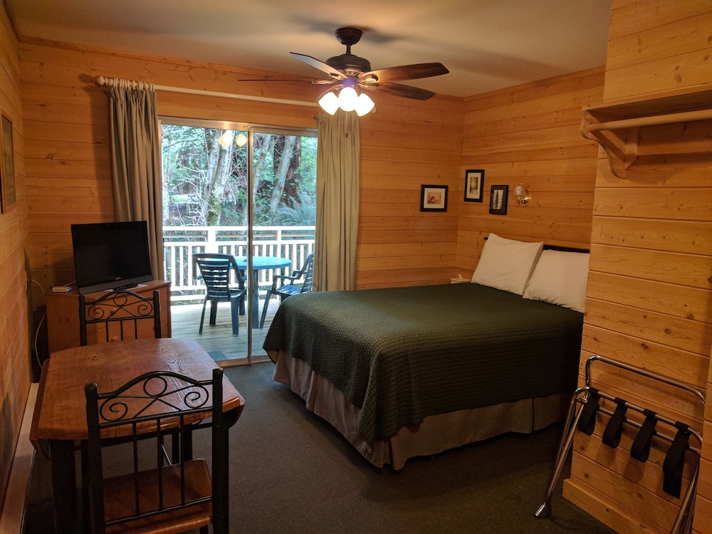 Emerald Forest Cabins - photo 7