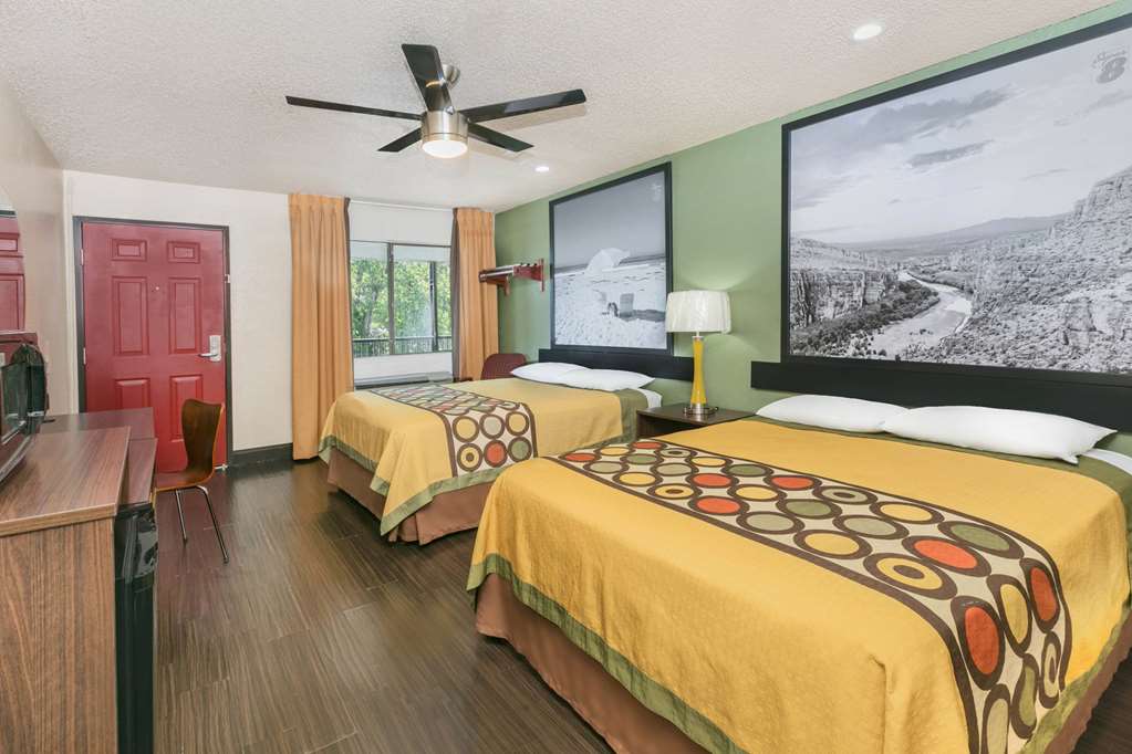 Super 8 by Wyndham Austin University Downtown Area - photo 13