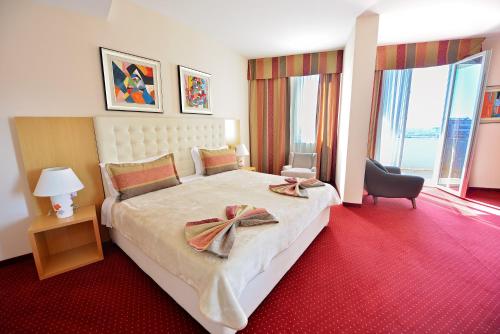 Jolly Hotel — Lezhe — photo 3