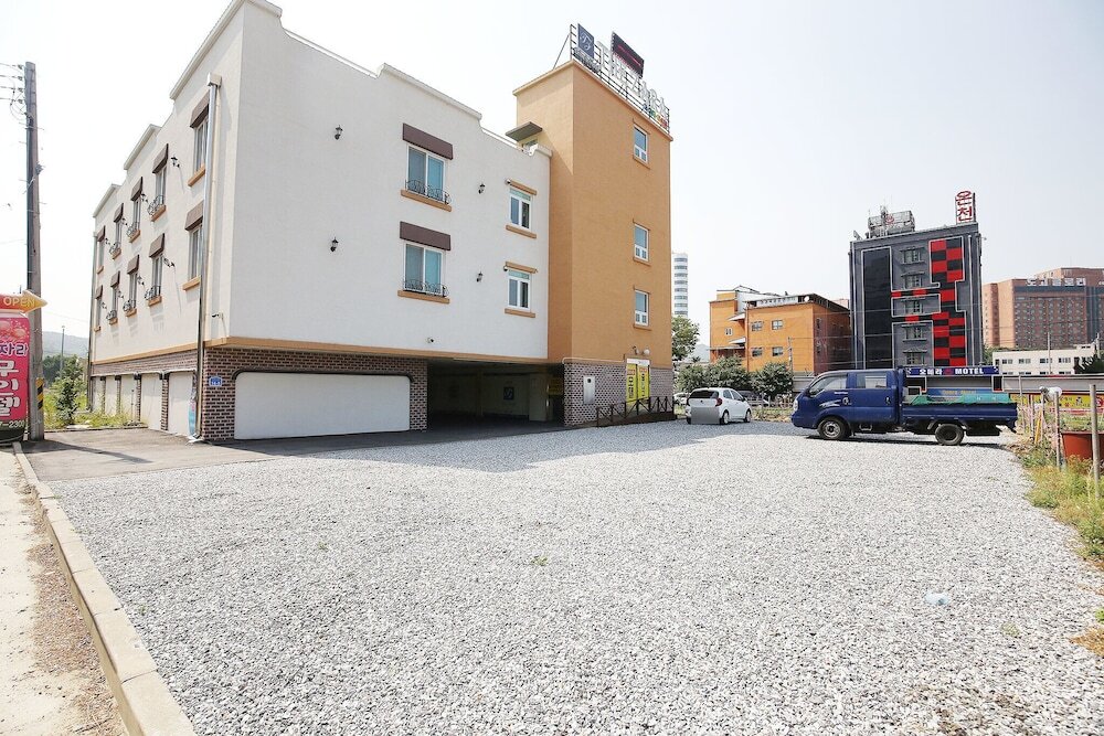 Asan Dejara in Asan, South Korea