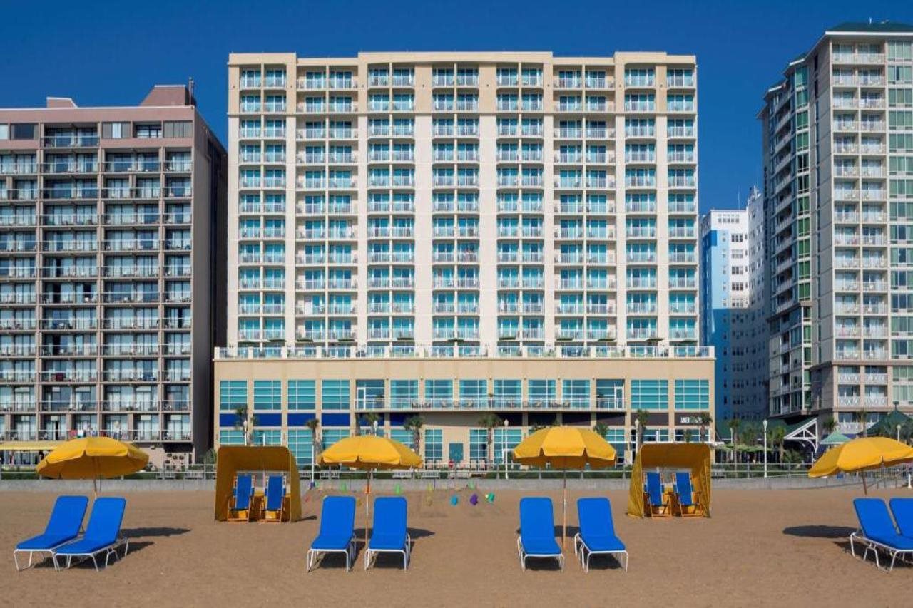 Hilton Garden Inn Virginia Beach Oceanfront - photo 2