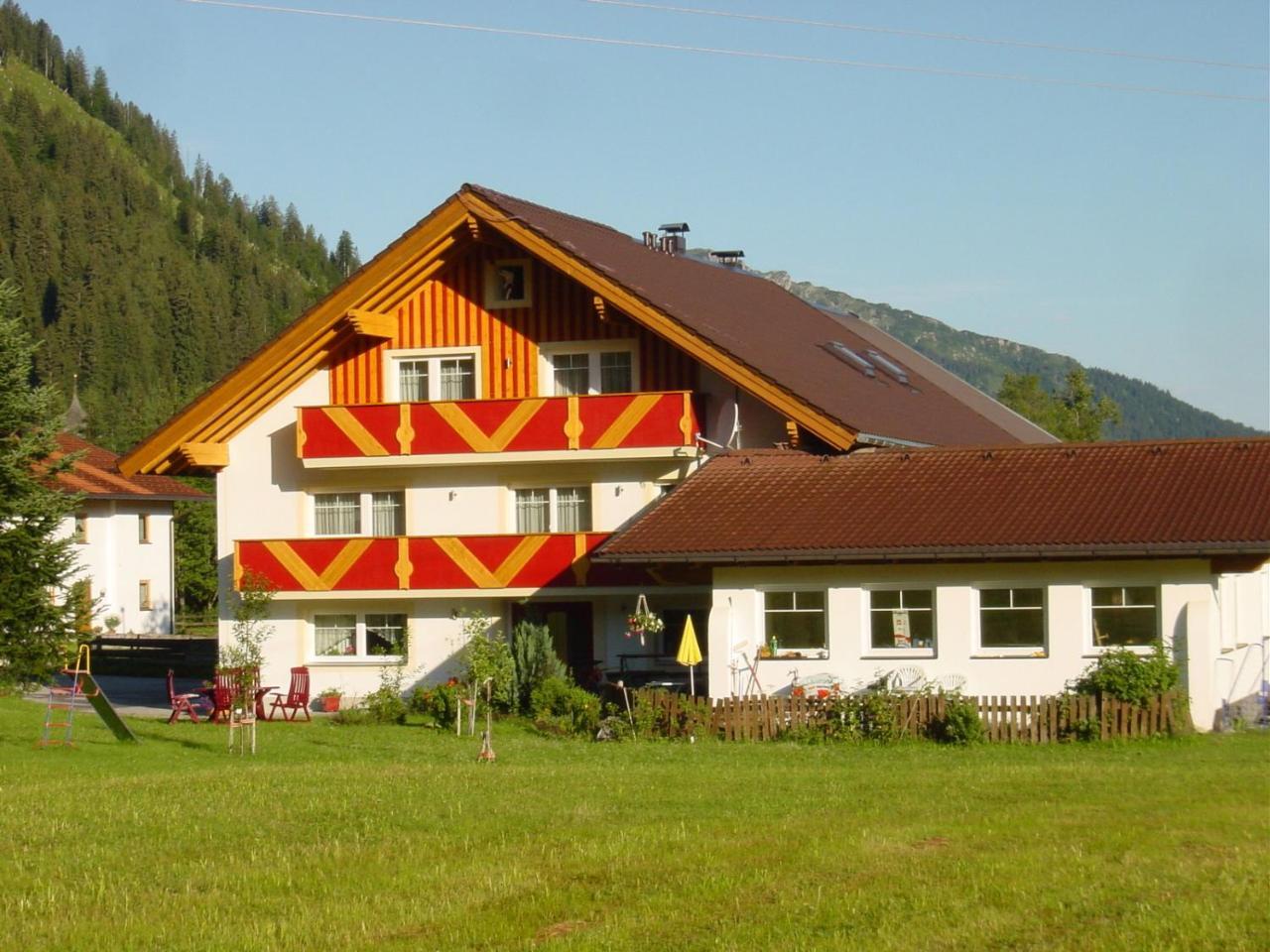 Rief Ingrid Und Hubert — 4-Star Luxury Hotel in Tannheim, Austria