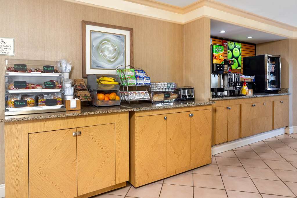 La Quinta Inn Tampa Airport Stadium Westshore - photo 26