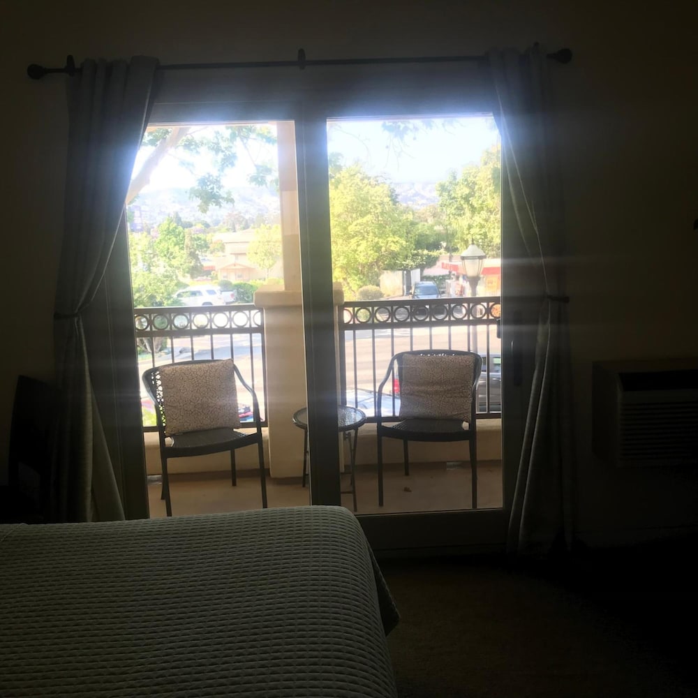 Bella Capri Inn - photo 12