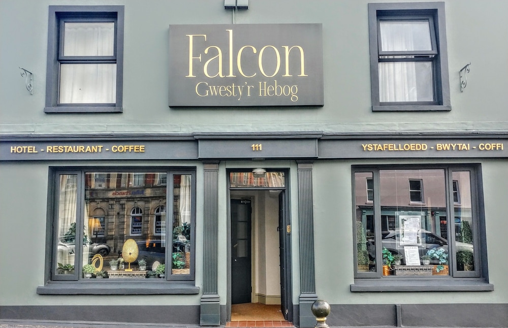 Falcon Hotel - carbon neutral hotel in Carmarthen
