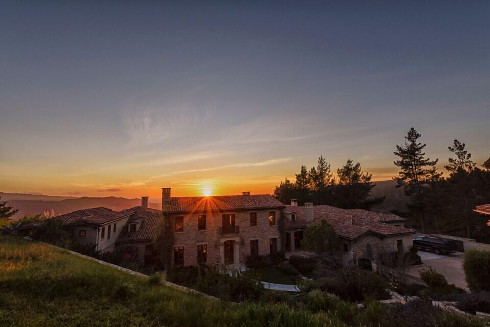 LX1 Chateau D' Renaitre Estate Carmel by the sea - featured photo