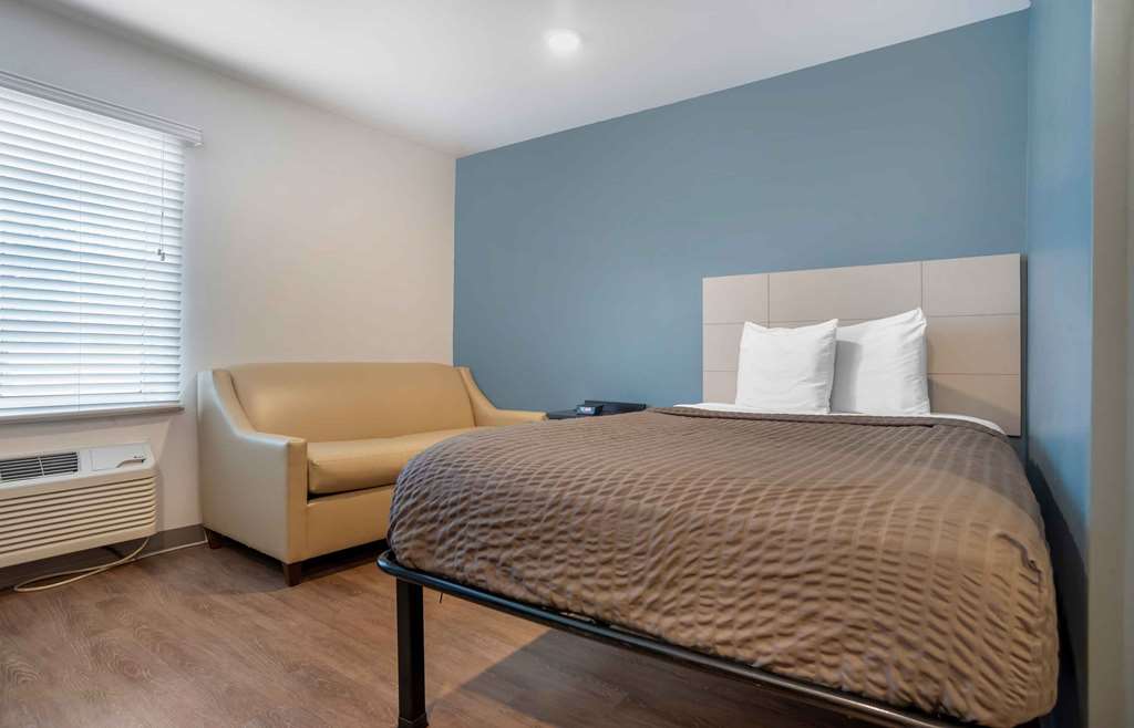 Extended Stay America Select Suites Pensacola Northeast - photo 6