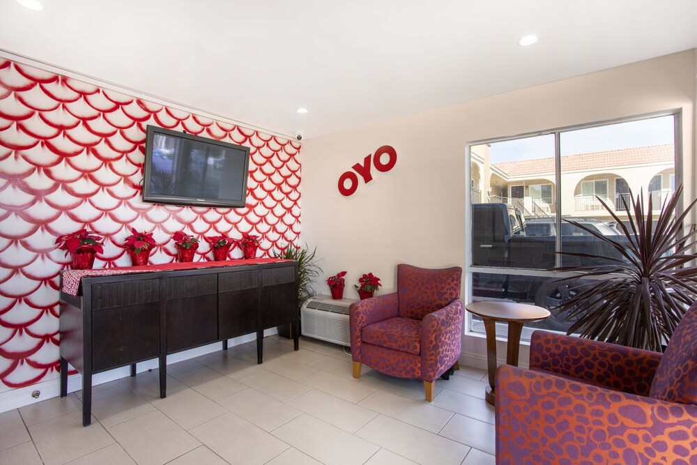 OYO Hotel Palmdale Antelope Valley - photo 5